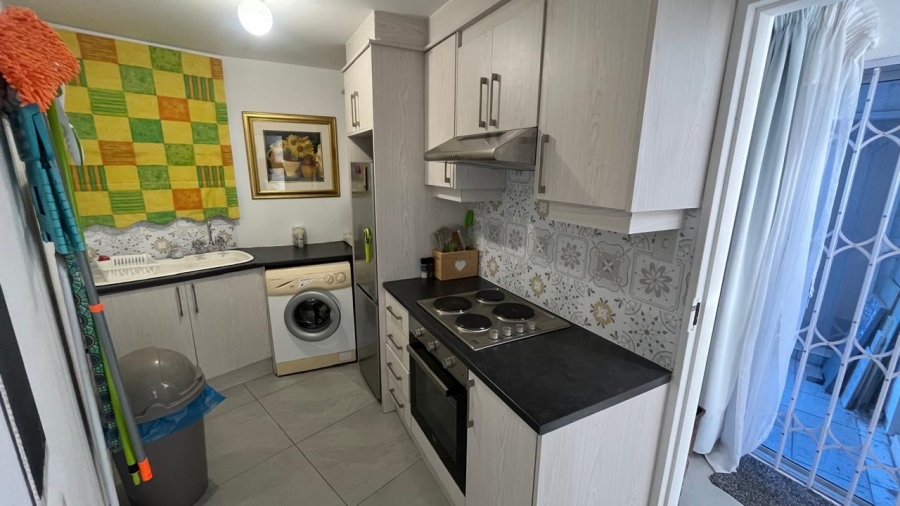 3 Bedroom Property for Sale in Wavecrest Eastern Cape